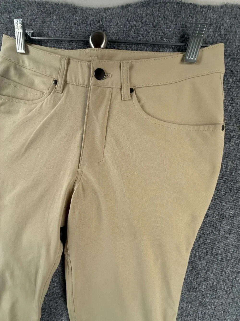 Lululemon Beige Stretch Pants Men Performance Size 28 Pockets Casual ACTL 29X30
